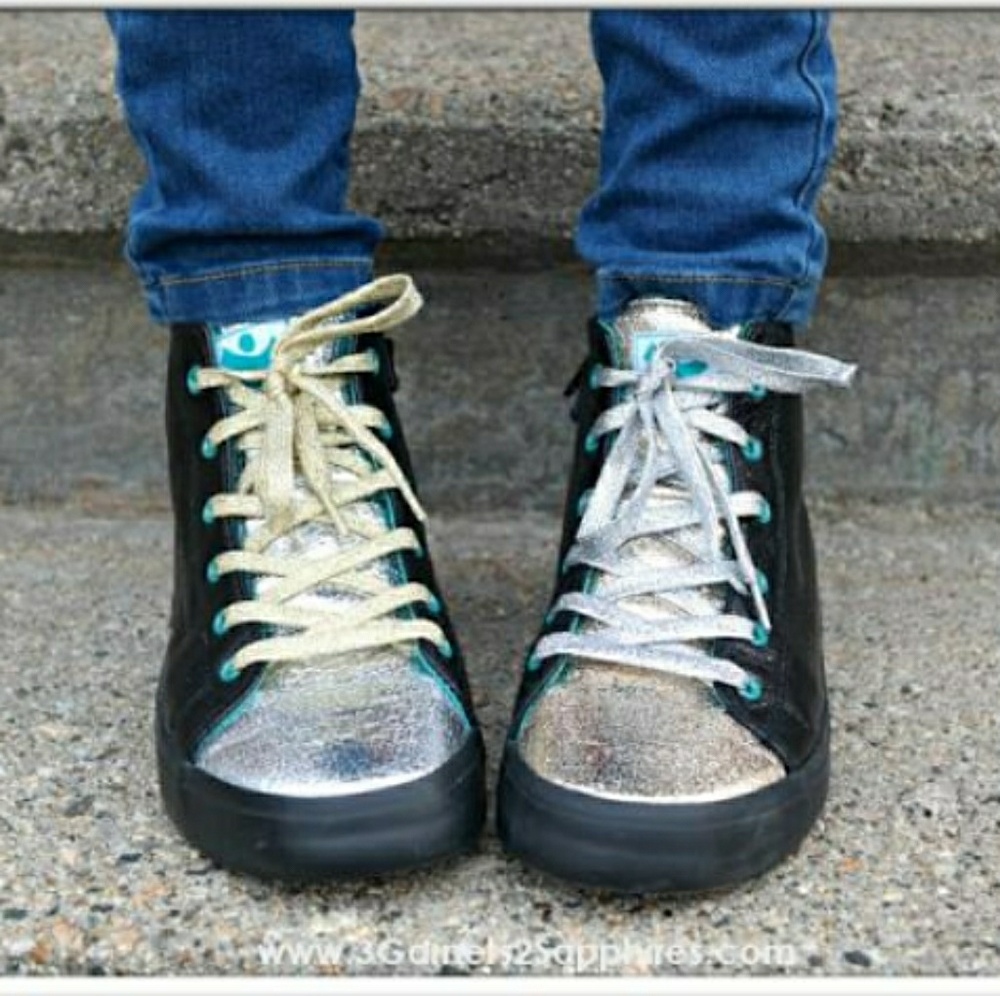 Chooze Shoes Spark Rule Gold Silver Black Sz 10